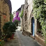 Nyaraló Charming In *