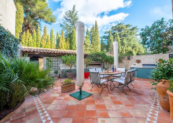 Charming In Feriehus Grimaud